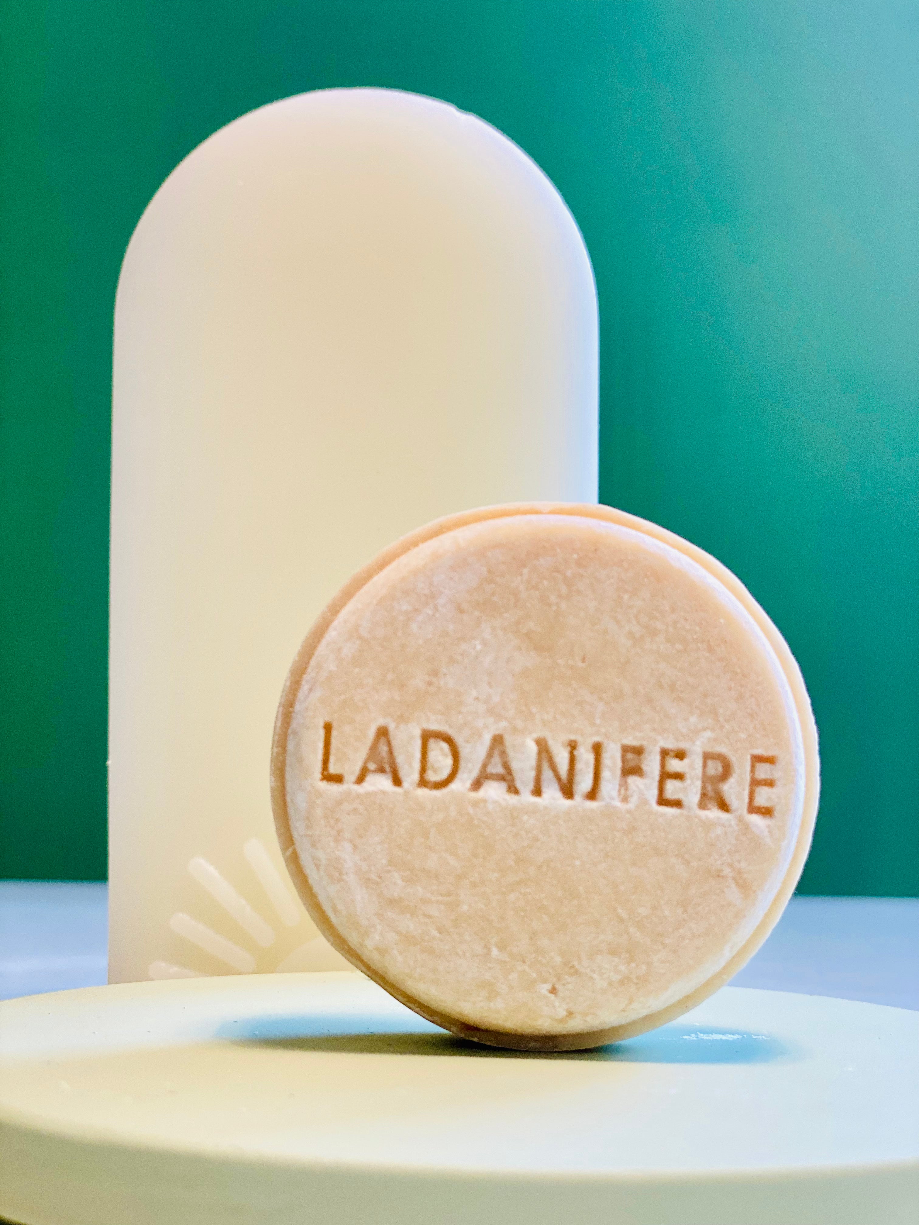 Oat Protein & Palmarosa Shampoo Bar with Vitamin B5 & Chamomile