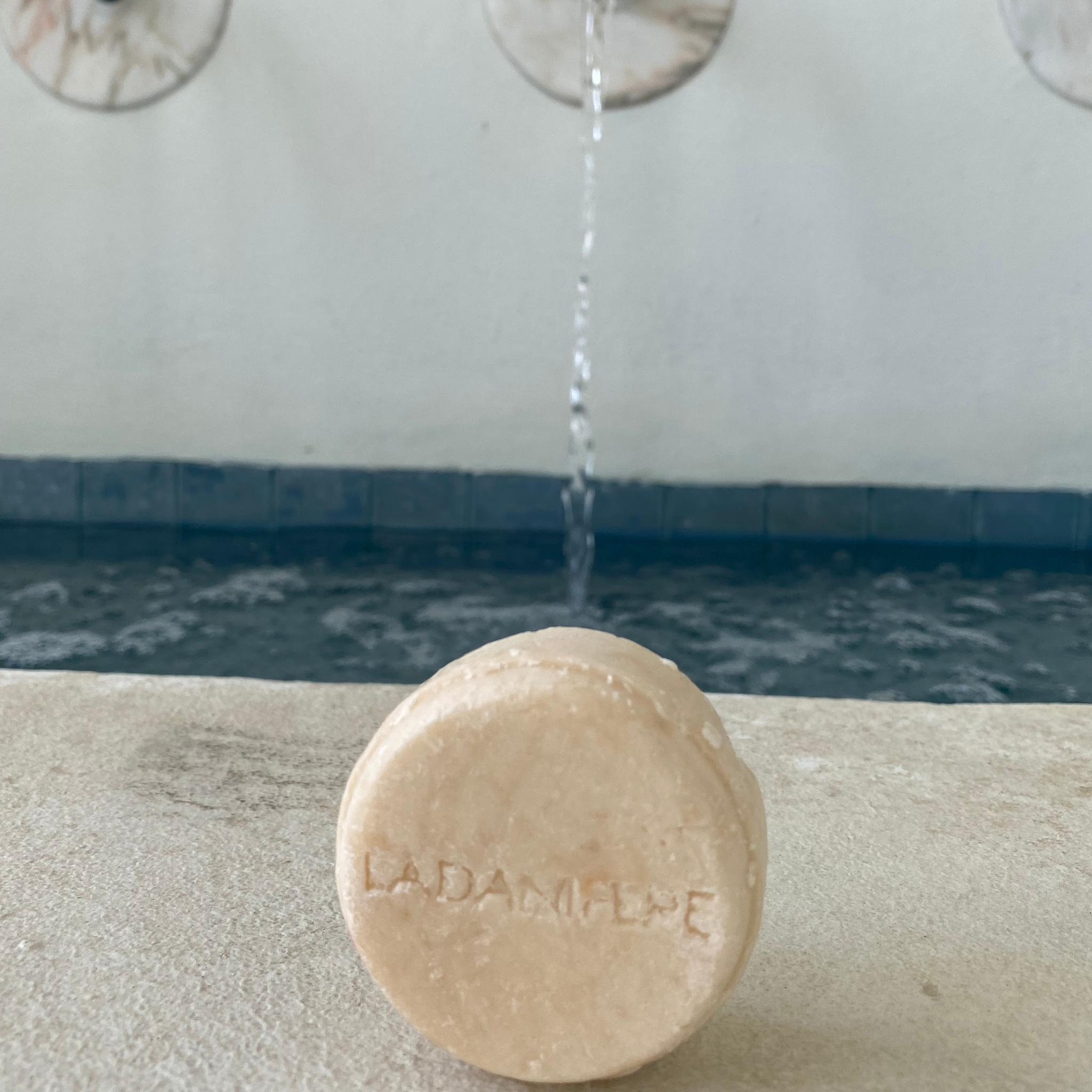 Oat Protein & Palmarosa Shampoo Bar with Vitamin B5 & Chamomile